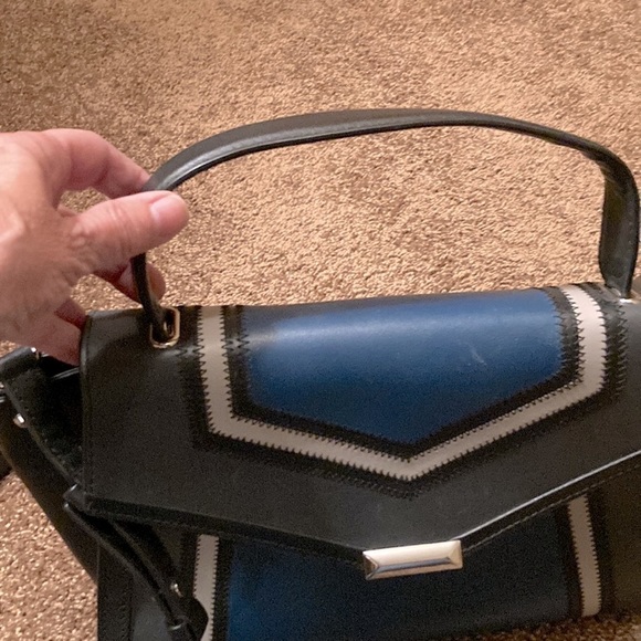 MICHAEL KORS SHOULDER BAG WITH HANDLE. SHARP LOOKING! Like new! - Picture 12 of 15